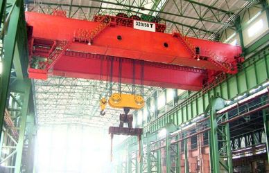 Casting Metallurgy Överhead Crane In Steel Workshop